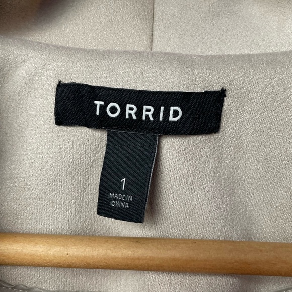Torrid Vegan Suede Peplum Jacket in Grey Size 1X - Picture 6 of 10